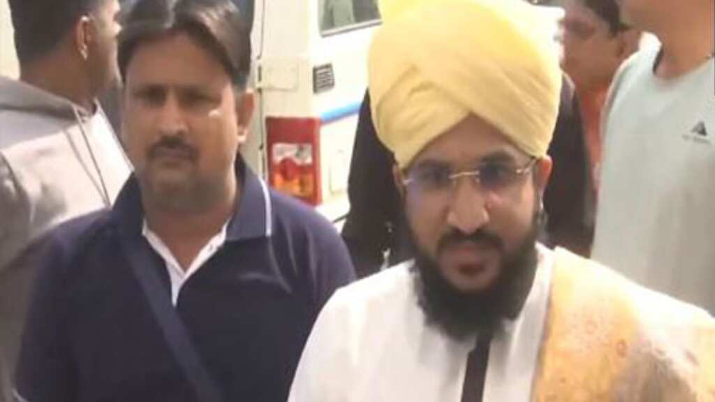 Gujarat ATS brings Islamic preacher Azhari to its office in Ahmedabad from Mumbai