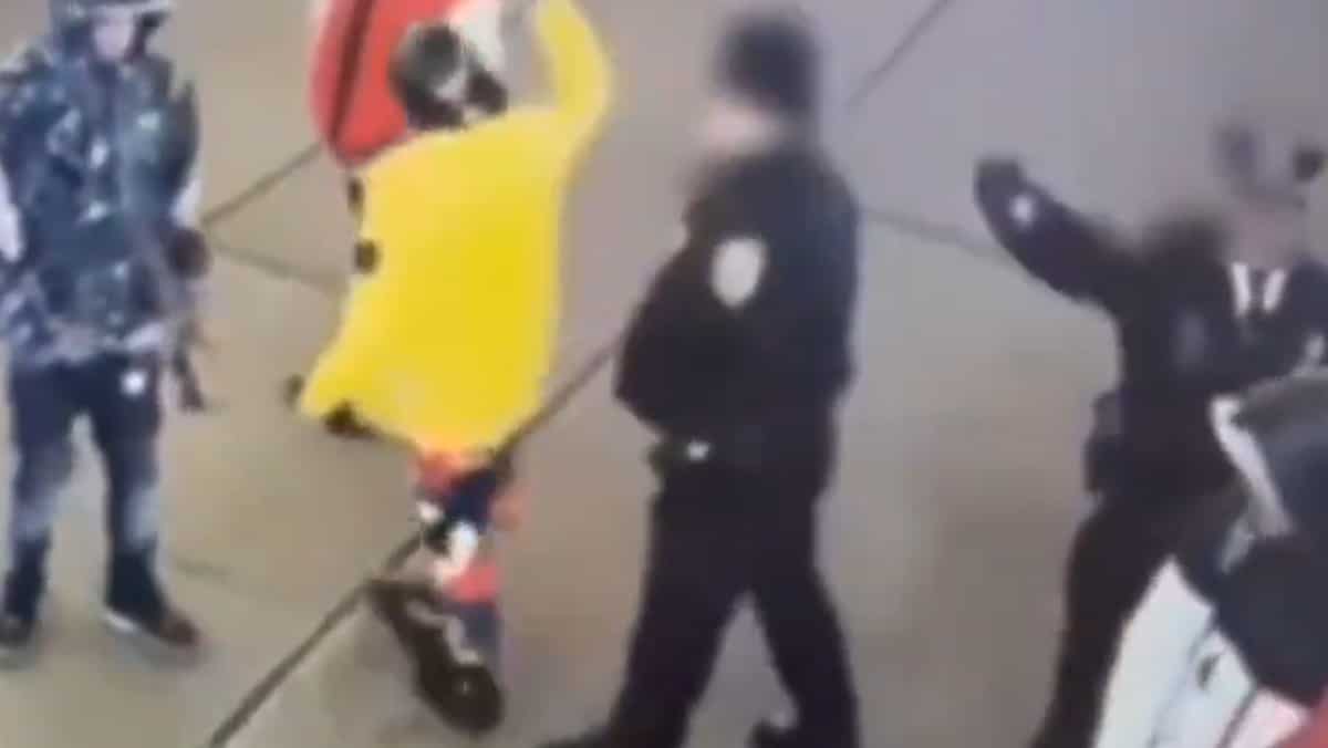 Times Square brawl: Migrants clash with police, trigger debates on NY’s sanctuary policies Times Square brawl: Migrants clash with police, trigger debates on NY’s sanctuary policies