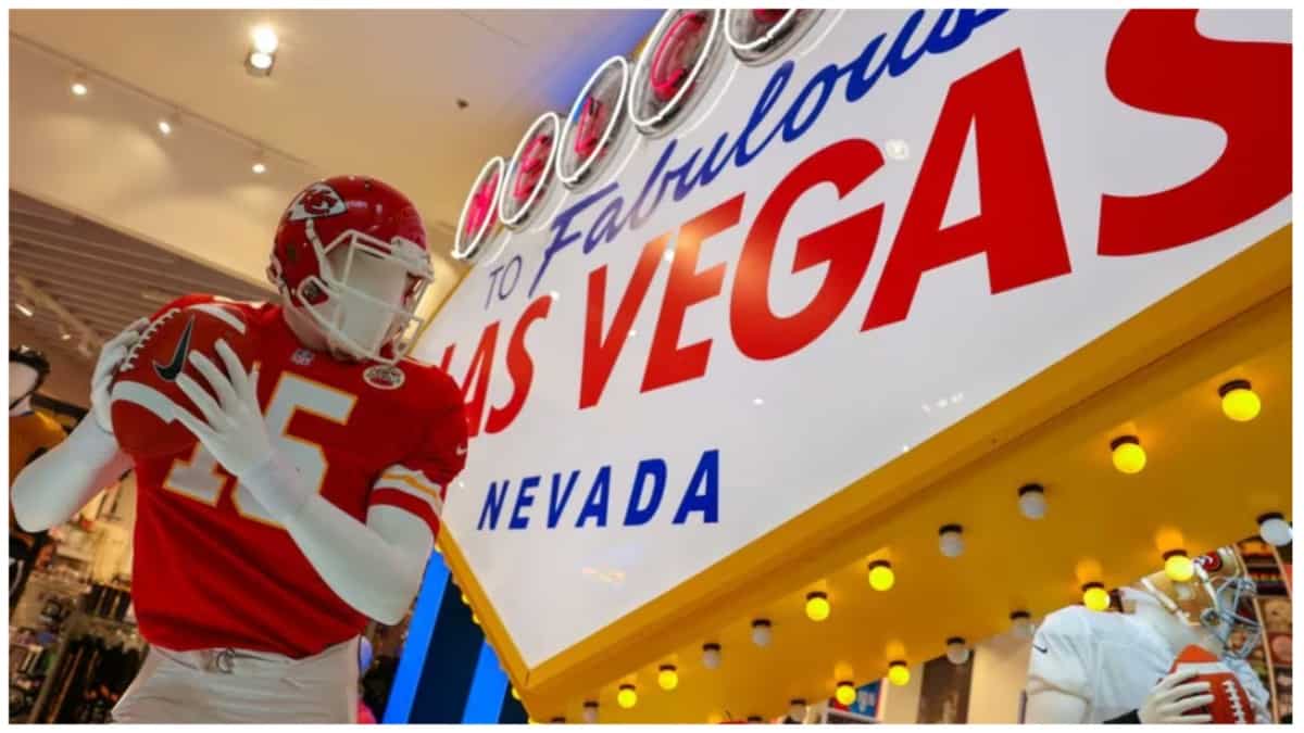 Super Bowl ticket prices touch new highs leaving fans disappointed Super Bowl ticket prices touch new highs leaving fans disappointed