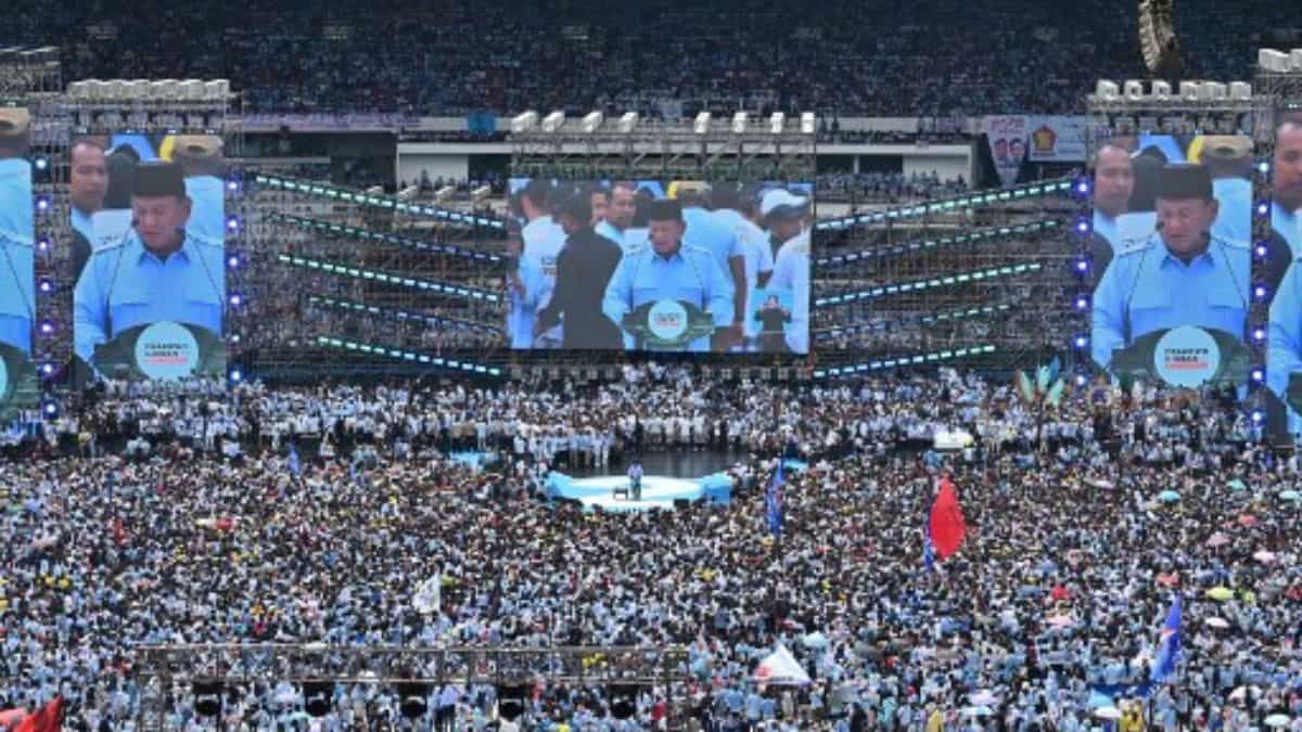 Indonesia election: Massive gatherings held as candidates wrap up their campaigns Indonesia election: Massive gatherings held as candidates wrap up their campaigns