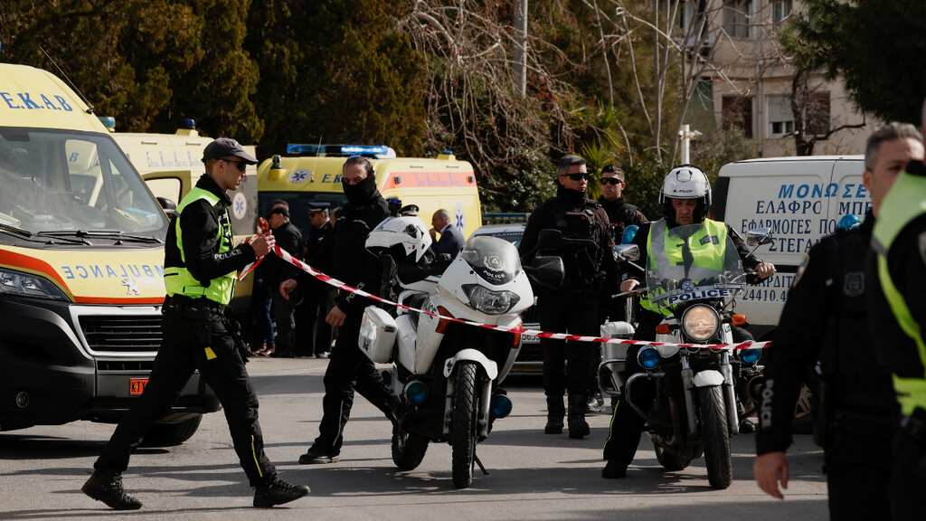 Greece: Gunman kills three, himself at shipping company in rare shooting incident