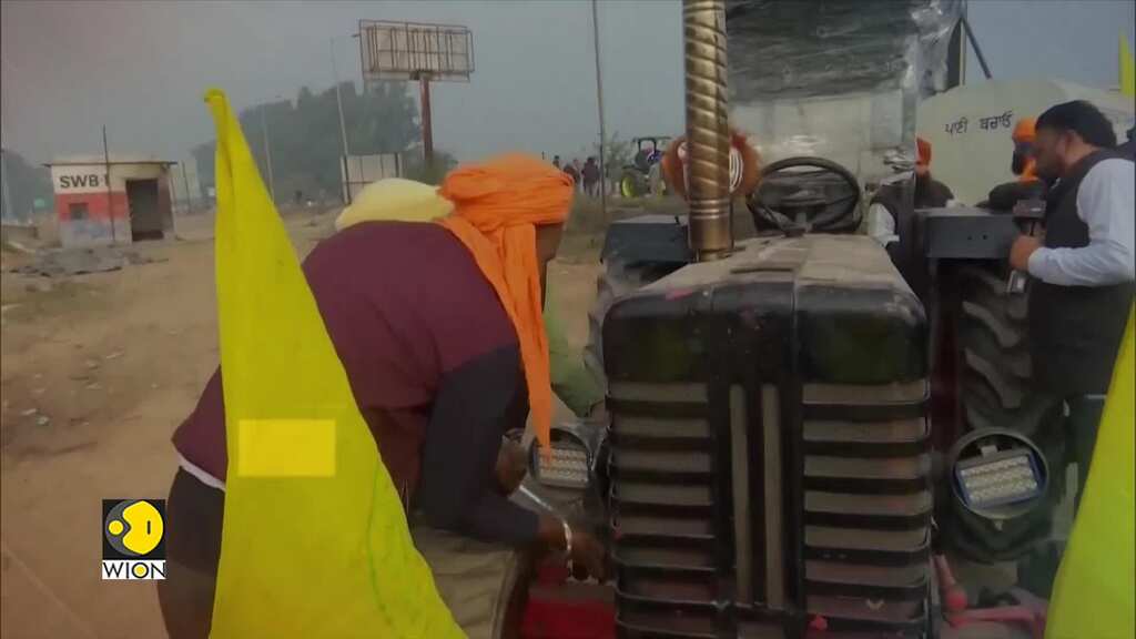 Farmers Protest: Police fires tear gas on agitating farmers