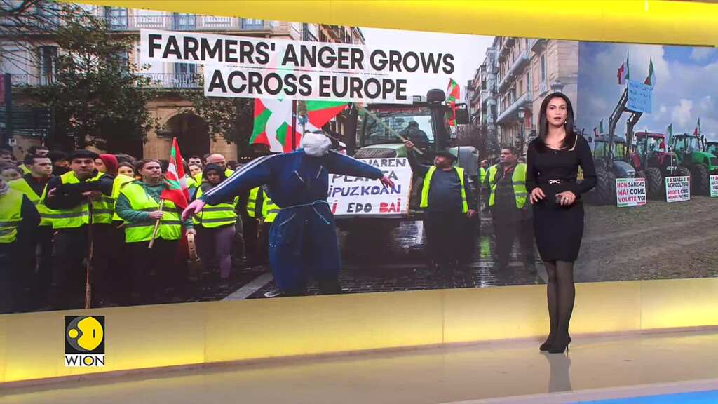 France: Dairy farmers protest near National Assembly