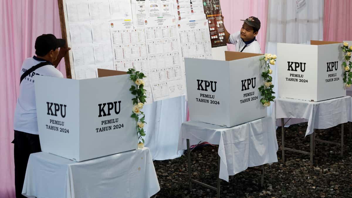 Indonesia votes to choose next president in world's biggest single-day election Indonesia votes to choose next president in world's biggest single-day election