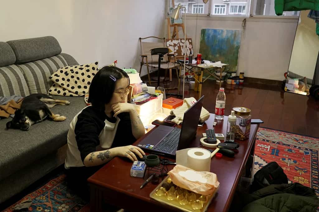 Rising trend of 'lying flat' among Chinese youth reflects economic pessimism