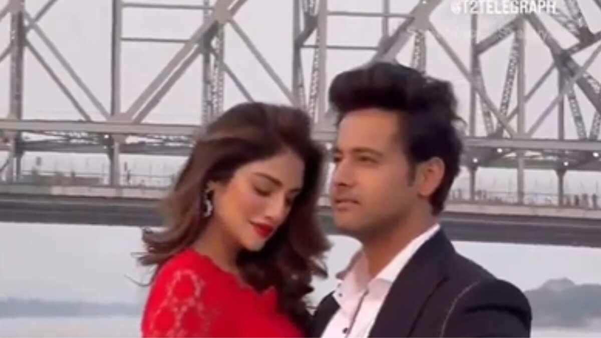 Nusrat Jahan celebrates Valentine's Day amid clashes in Sandeshkhali, BJP snubs 'priorities matter' Nusrat Jahan celebrates Valentine's Day amid clashes in Sandeshkhali, BJP snubs 'priorities matter'