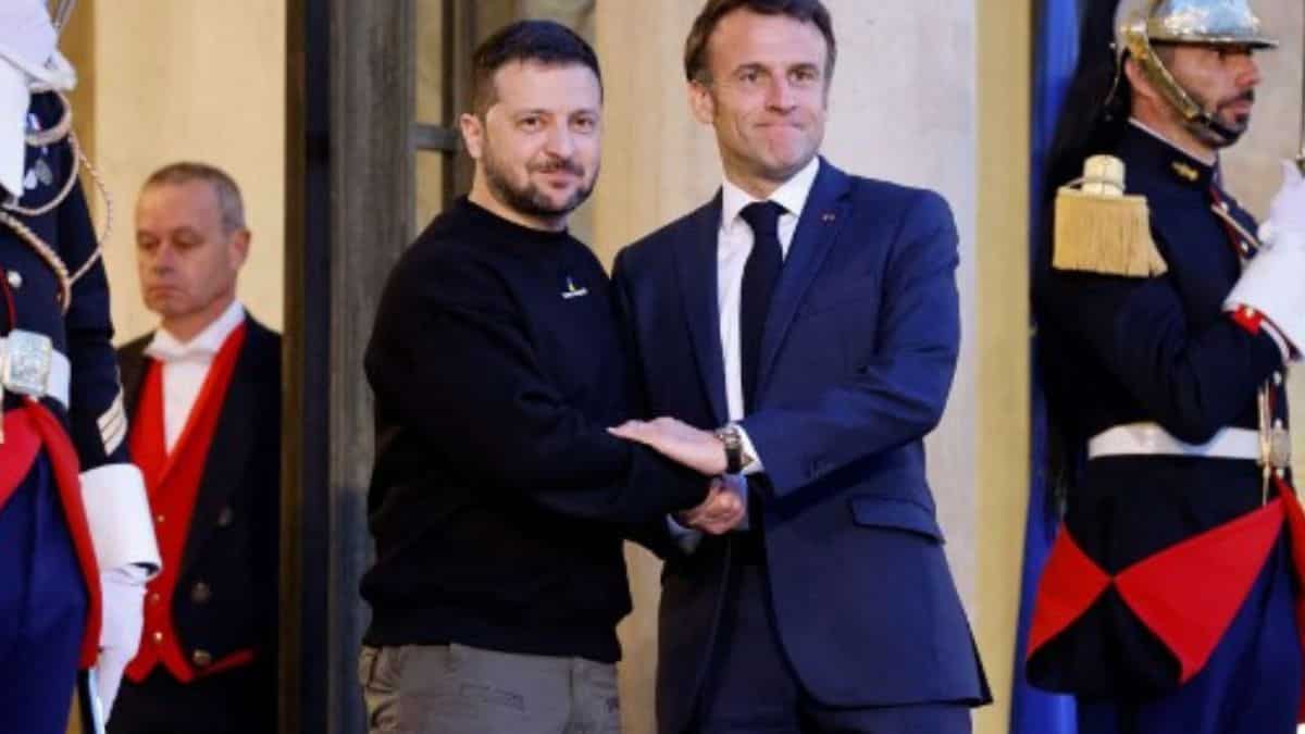 Macron, Zelensky to sign security agreement in Paris Macron, Zelensky to sign security agreement in Paris