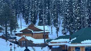 Ski resort in India's Gulmarg buzzing with activity again, all hotels booked for February