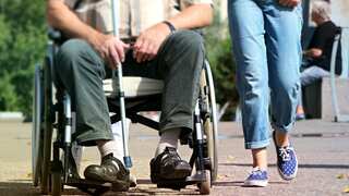 Octogenarian, forced to walk due to lack of wheelchairs at Mumbai airport, suffers heart attack, dies