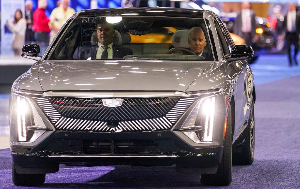 Biden's EV push pits Detroit profit against climate drive, industry leaders at odds