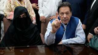 Pakistan judge refuses to announce verdict on appeals against Khan’s conviction, recuses himself