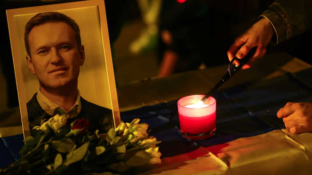 Alexei Navalny's body handed to his mother, more than a week after his death in Russian prison