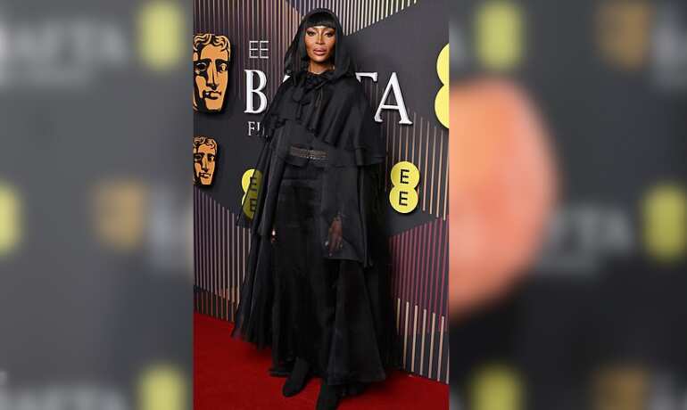 Naomi Campbell - Weird