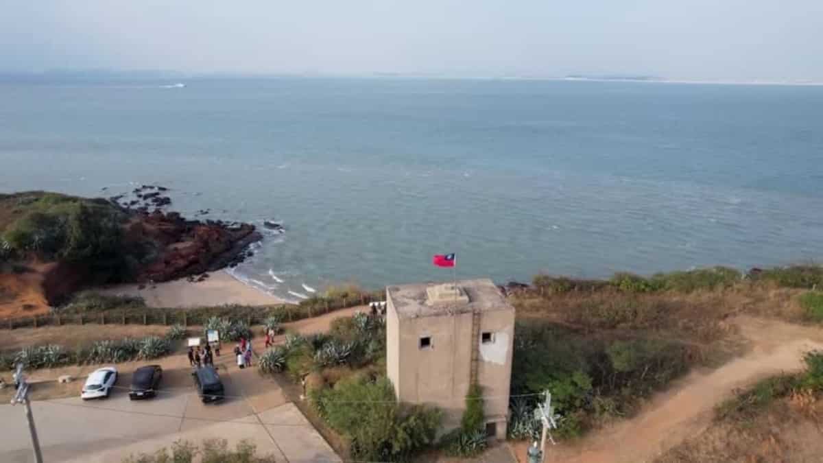 Taiwan calls on China to 'be rational' as Chinese Coast Guard boards tourist vessel