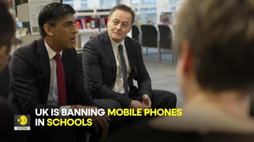 Why is the UK banning smartphones in schools?