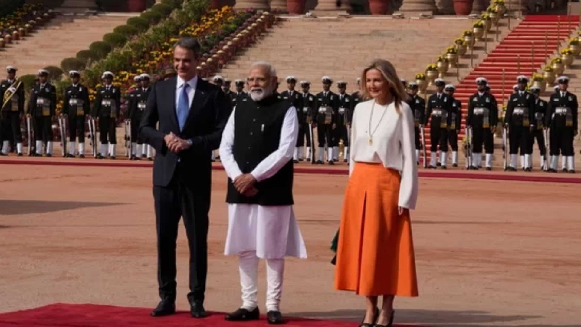 India: Greek PM Kyriakos Mitsotakis, Modi hold talks after grand welcome at Rashtrapati Bhavan India: Greek PM Kyriakos Mitsotakis, Modi hold talks after grand welcome at Rashtrapati Bhavan