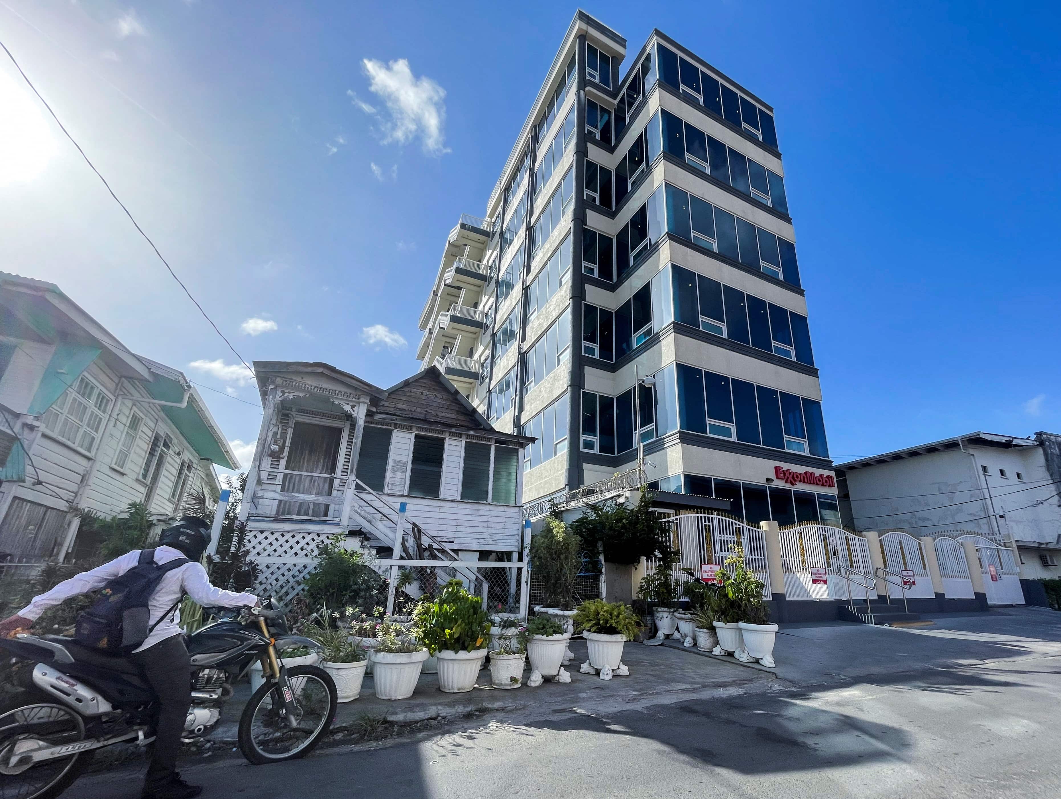 Guyana delays $1.9 billion gas-to-power project until 2025 due to delays and challenges Guyana delays $1.9 billion gas-to-power project until 2025 due to delays and challenges