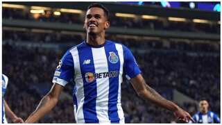 Galeno's late stunner gives Porto win over Arsenal in Champions League last-16 tie