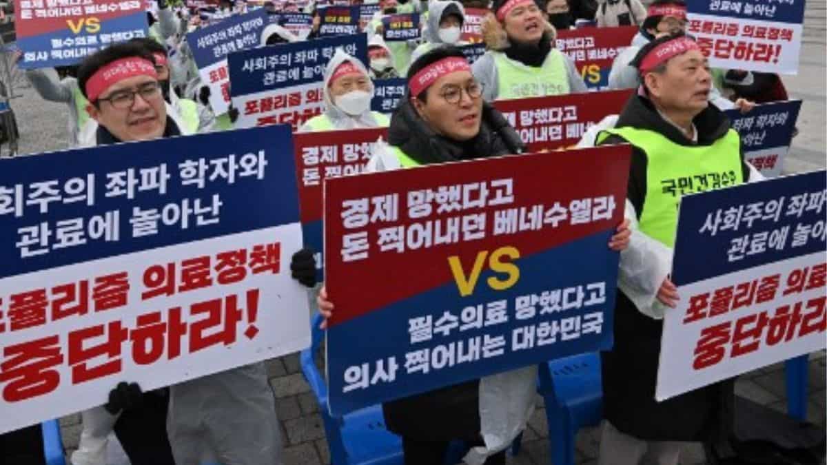 South Korea declares 'severe' health alert amid doctors' strike