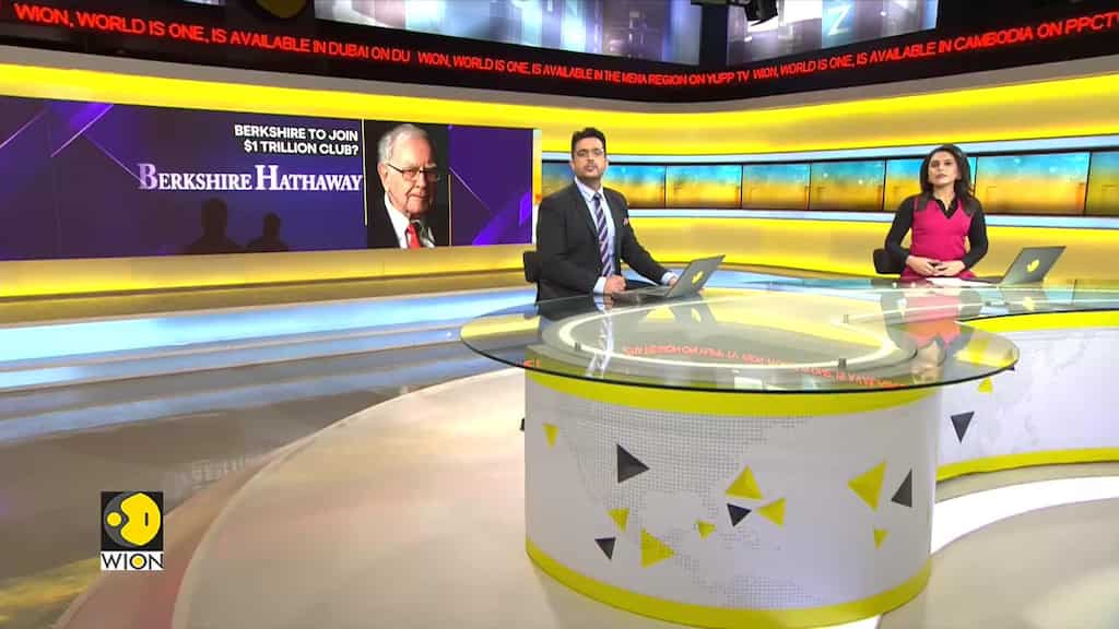 Market value of Warren Buffett's conglomerate nears $1 trillion