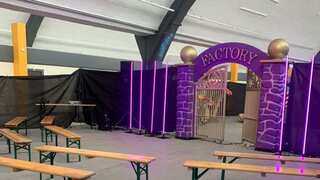 They were expecting a Willy Wonka event with all the frills. Instead, they called the cops