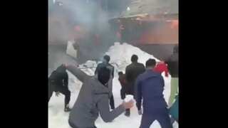 Jammu and Kashmir: Fire breaks out at hotel, locals throw snowballs to douse flames