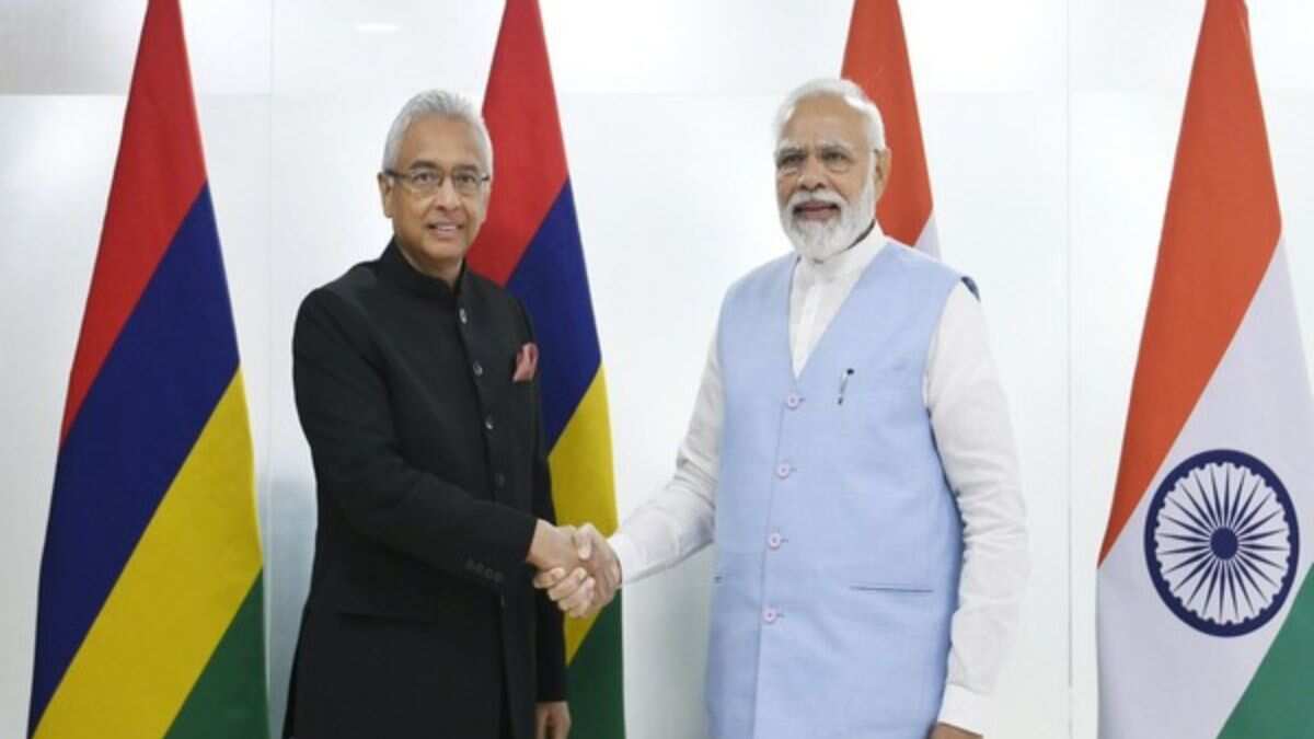 PM Modi, Mauritius counterpart jointly inaugurate community development projects in island nation