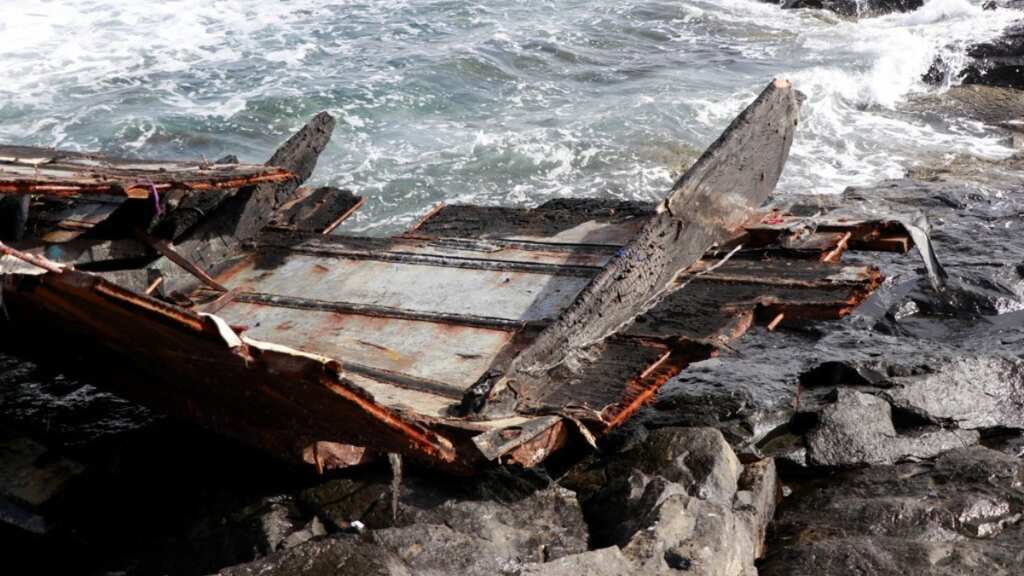 At least 24 dead in migrant shipwreck off Senegal