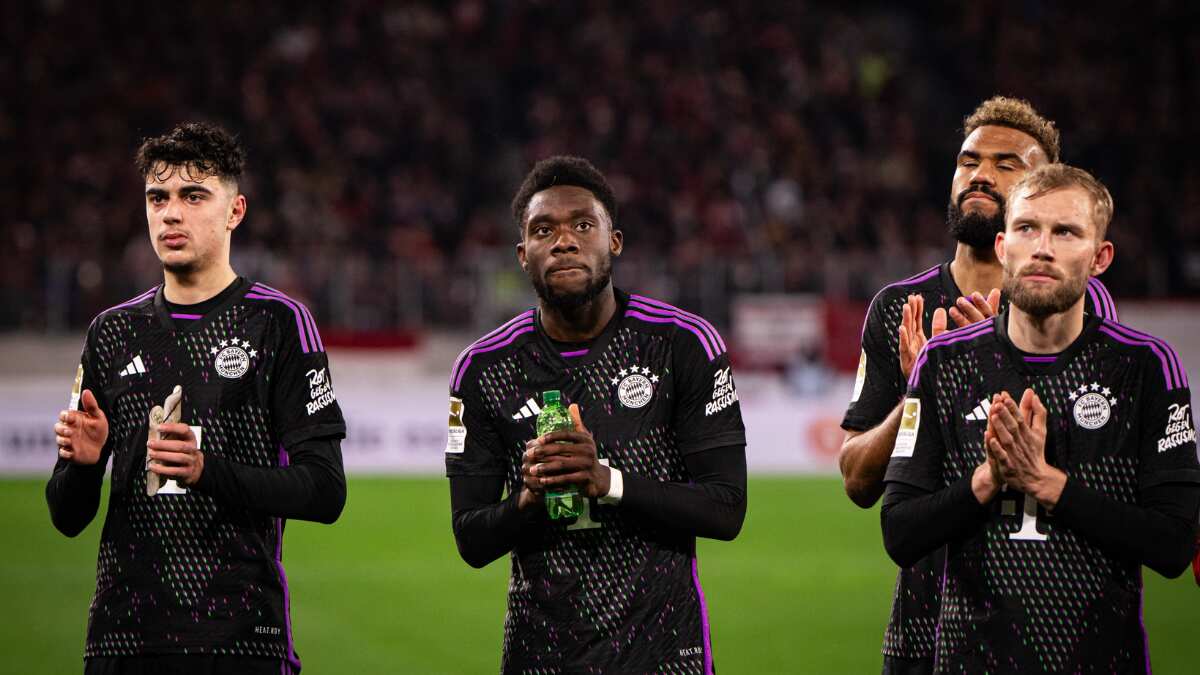 Bundesliga: Bayer Leverkusen handed title advantage as Bayern Munich drop points at Freiburg Bundesliga: Bayer Leverkusen handed title advantage as Bayern Munich drop points at Freiburg