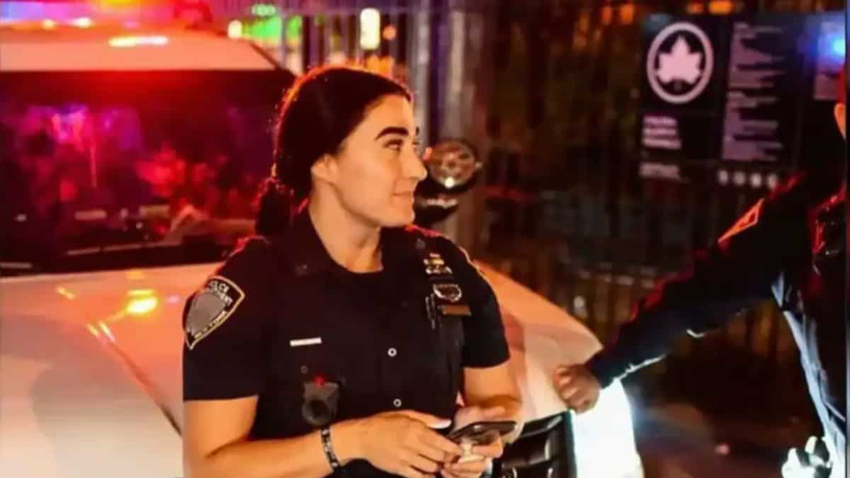 New York City cop sues NYPD over decade-old nude photo shared among colleagues New York City cop sues NYPD over decade-old nude photo shared among colleagues