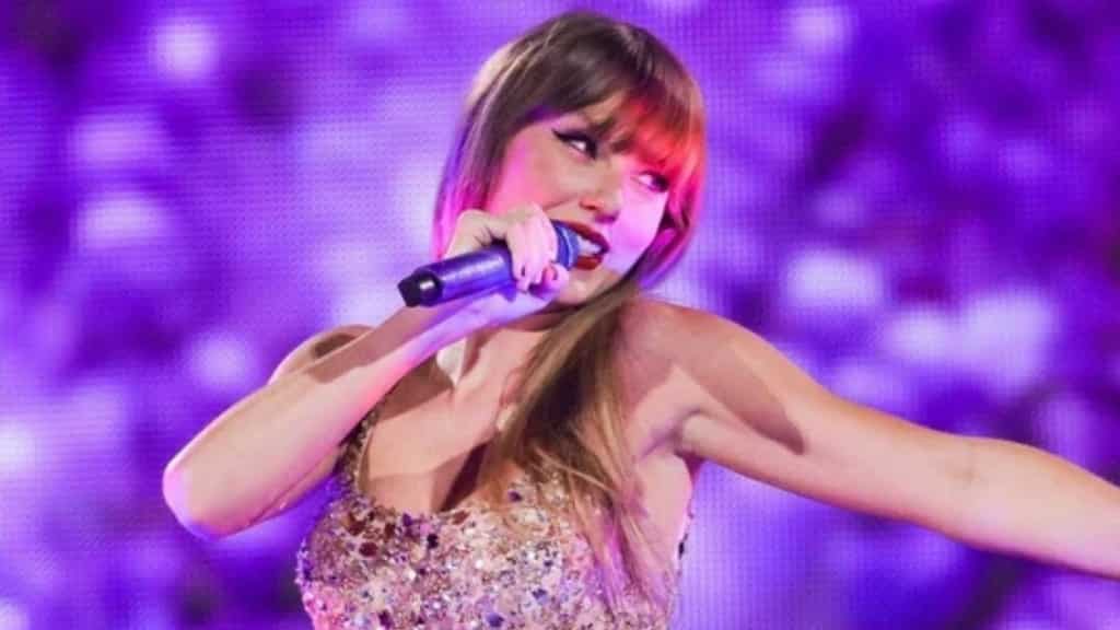 Taylor Swift fever grips Paris at start of Europe tour