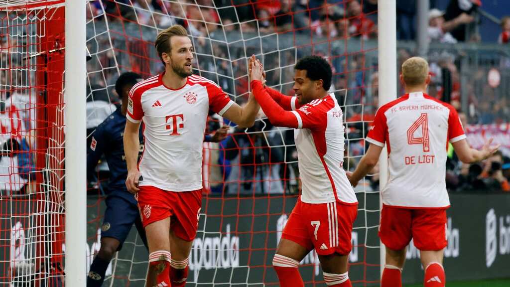 Bundesliga: Harry Kane hits hat-trick as Bayern Munich crush Mainz 8-1