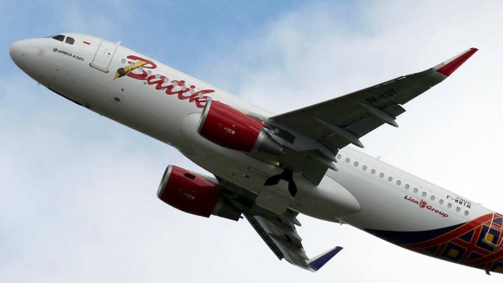 Batik Air pilots doze off for almost 30 mins mid-flight. What unfolded will leave you shocked...