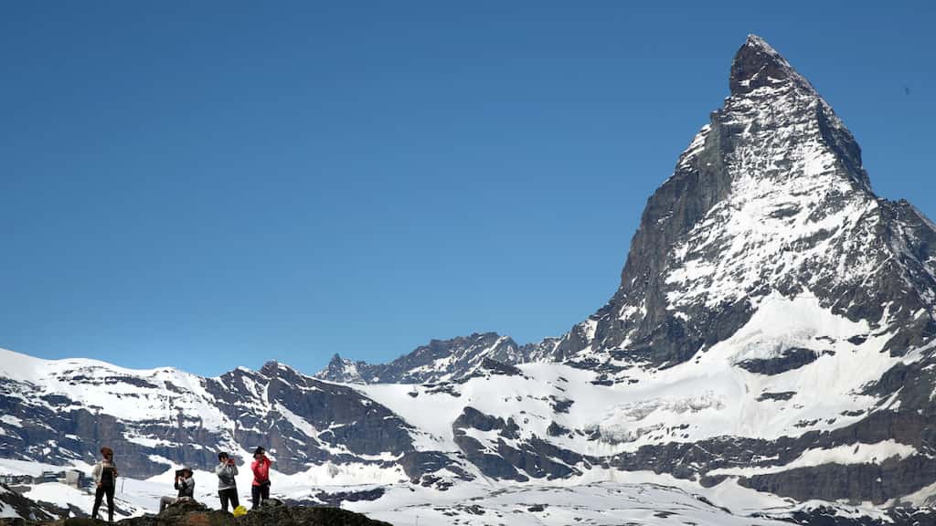 Switzerland: Police launch search for six skiers missing near Matterhorn