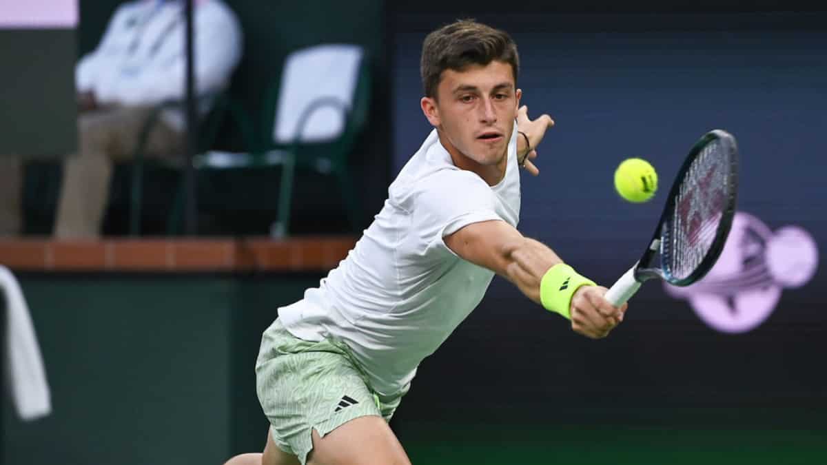 Tennis: Italian 'lucky loser' Luca Nardi hands shock defeat to Novak Djokovic in Indian Wells - WATCH Tennis: Italian 'lucky loser' Luca Nardi hands shock defeat to Novak Djokovic in Indian Wells - WATCH