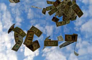 Global dividend payouts soar to record high of $1.66 tn in 2023, led by banking sector