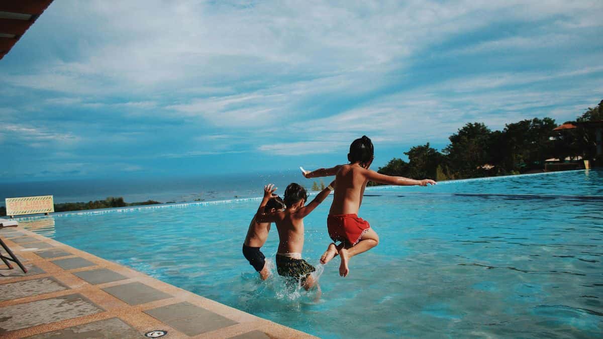 Bengaluru water crisis : India's 'Silicon Valley' bans potable water in swimming pools amid crisis Bengaluru water crisis : India's 'Silicon Valley' bans potable water in swimming pools amid crisis