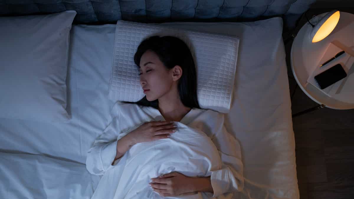 Sleep wrinkles: How to prevent them and preserve your skin