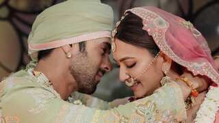 Pulkit Samrat-Kriti Kharbanda's first photo as husband and wife unveiled!