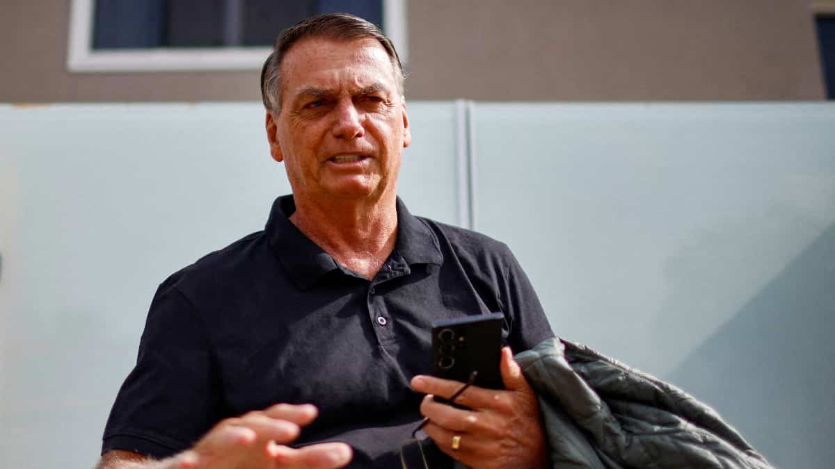 Brazil’s ex-prez Bolsonaro mulled a coup after election defeat, military leaders reveal to police