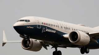 Alaska Airlines Boeing 737 now reports crack in windshield while landing in Portland