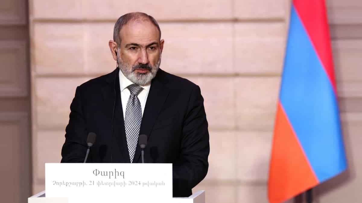 Armenia’s PM says he must return disputed areas to Azerbaijan or face war
