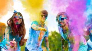 Holi Special: Celebrate Holi this year without the risk of heat stroke| Expert advice