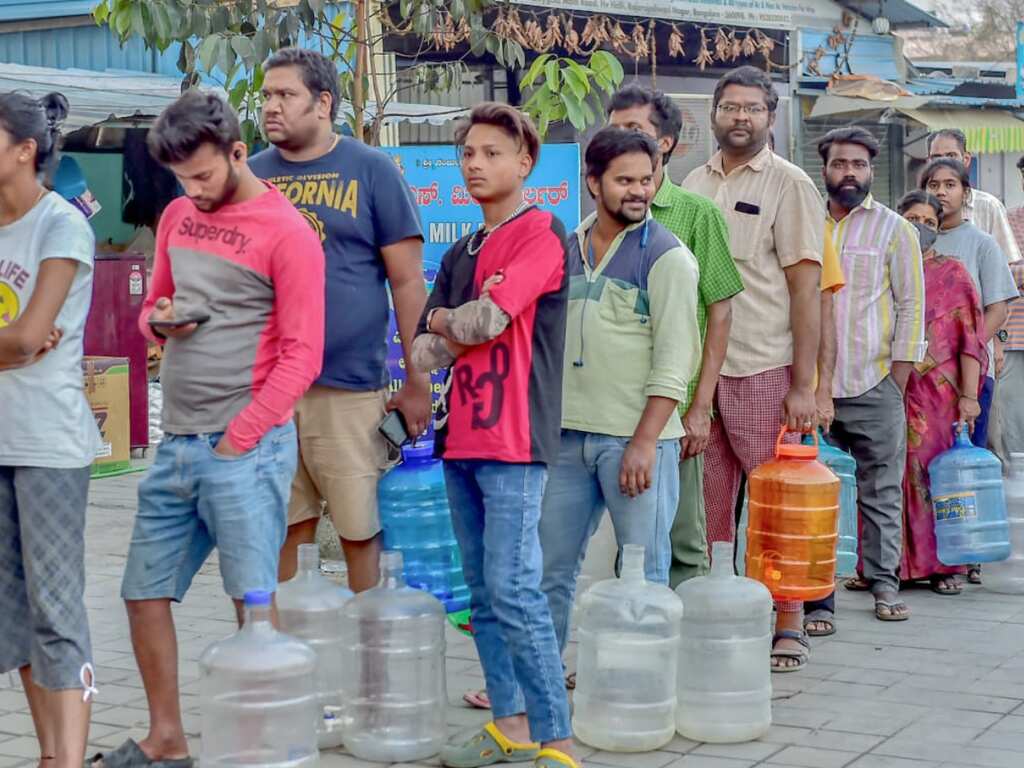 Holi in Bengaluru amid acute water shortage invites heavy fines
