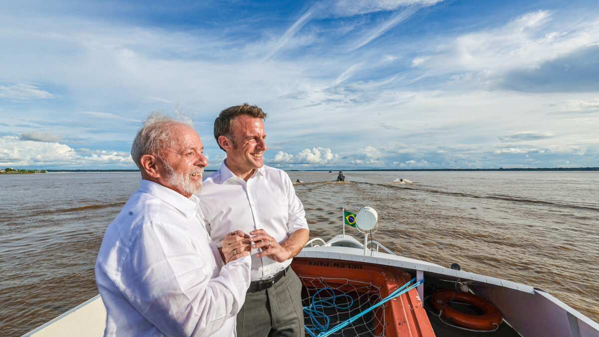 Diplomatic visit or wedding pics? Macron and Lula’s photos during Amazon visit sparks social media frenzy