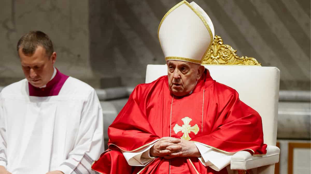Pope leads Good Friday service ahead of Colosseum procession Pope leads Good Friday service ahead of Colosseum procession