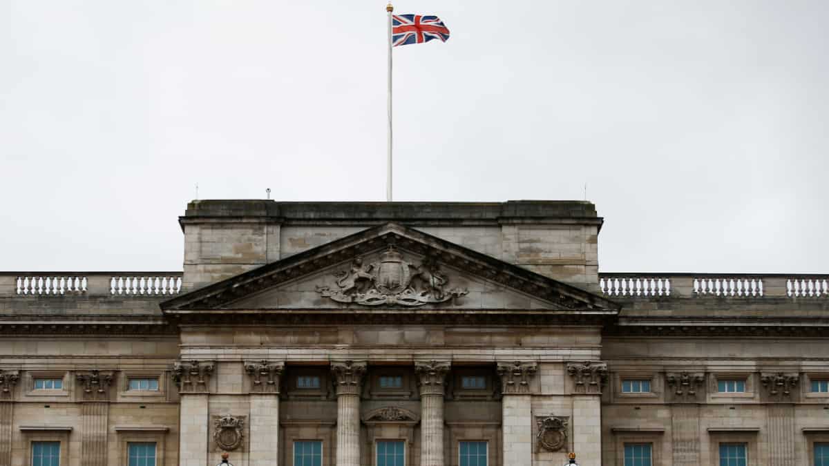 E-rickshaw catches fire near Buckingham Palace, cops say incident not treated as suspicious