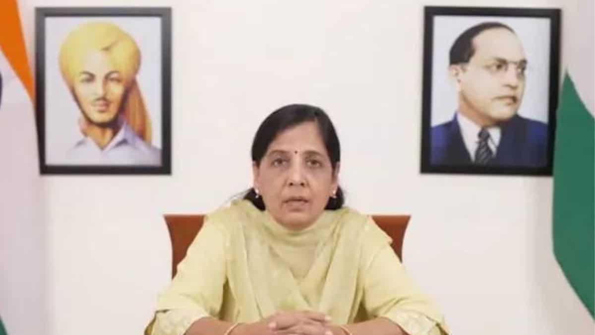 BJP hits out at Sunita Kejriwal as she makes ‘dictatorship’ remark; ‘Rabri Devi in making’ BJP hits out at Sunita Kejriwal as she makes ‘dictatorship’ remark; ‘Rabri Devi in making’