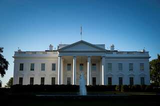 White House considers ending LNG export pause to facilitate Ukraine aid package