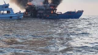 Thailand: Ferry passengers jump into sea to save their life from fire on board